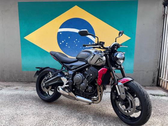 TRIUMPH TRIDENT 660 